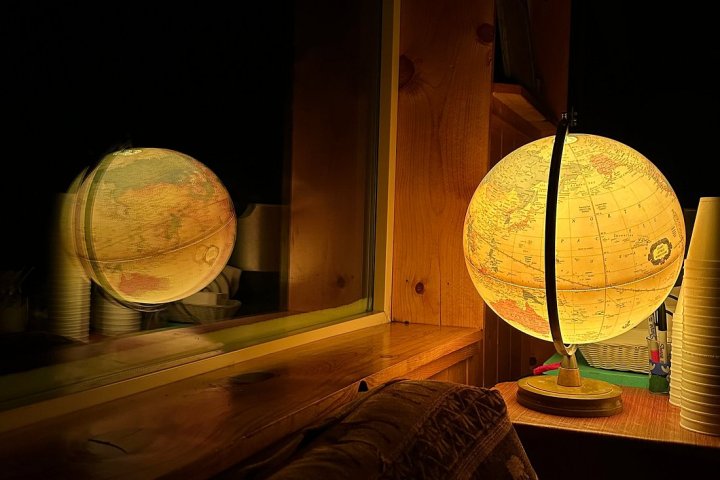 a lamp that is sitting on a table